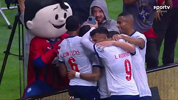 Pulga fudendo a vagabunda do rj