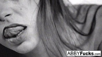 Hot Brunette Masturbates thumbnail