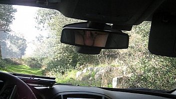 Sveltina in macchina con la moglie del mio capo