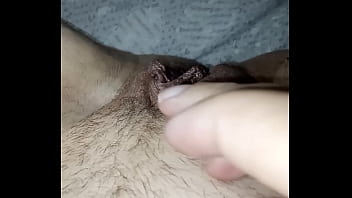 Gretala sempre più sensuale e oleosa