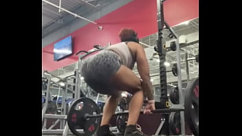 Muscle mommy working out