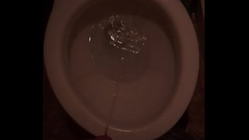 Orinando por las mujeres