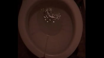 Orinando por las mujeres