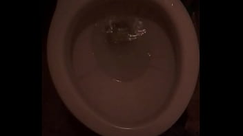 Orinando por las mujeres