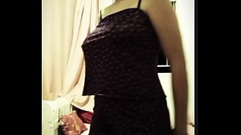 Novinha de oculos rebolando a raba