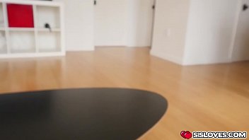 Jade amber spreading her legs to bang hard