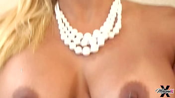 Blindfolded wenona was tied up & pleased by dominating maxine x