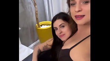 Diz pra mim aí se eu estou querendo demais só quero uma gata dessa pra dar colo e algo mais ️ carolcast2