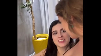 Diz pra mim aí se eu estou querendo demais só quero uma gata dessa pra dar colo e algo mais ️ carolcast2