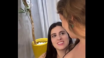 Diz pra mim aí se eu estou querendo demais só quero uma gata dessa pra dar colo e algo mais ️ carolcast2 Diz pra mim aí se eu estou querendo demais só quero uma gata dessa pra dar colo e algo mais ️ carolcast2