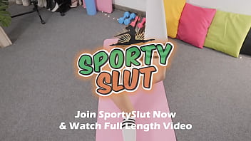 Incredible thighgap round ass puffy pussy cameltoe beautiful face babe