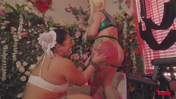 Cammy lu wanted to know how to make it clap so i asked sagat if he could help us out