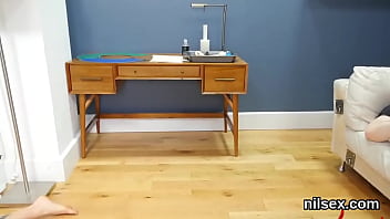 Silly hooker gets her fuckholes gaped and properly shagged