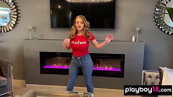 Massive titted cougar dildoing her neglected pussy