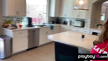 Massive titted cougar dildoing her neglected pussy