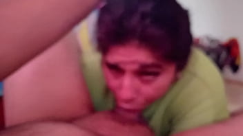 Mi ex me visita solo para mamarmela