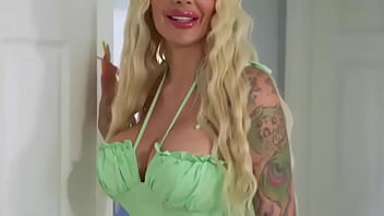 Scorching hot selfies