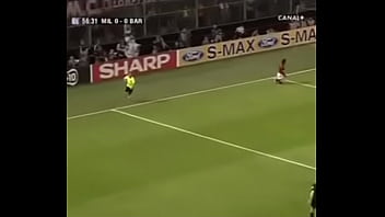 Ronaldinho gaúcho bruxo vs milan