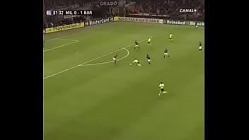 Ronaldinho gaúcho bruxo vs milan