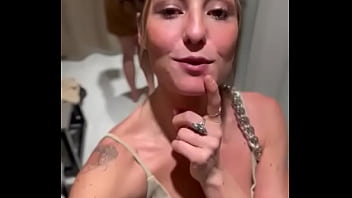 Cet après midi j’ai fait du shopping pour mon prochain shooting et je vous ai