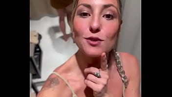 Cet après midi j’ai fait du shopping pour mon prochain shooting et je vous ai