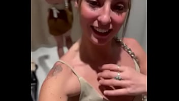 Cet après midi j’ai fait du shopping pour mon prochain shooting et je vous ai