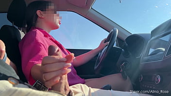 Risky driving handjob – stroking him while steering