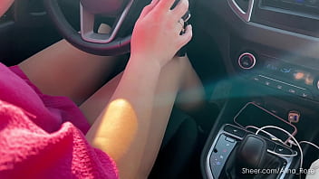 Risky driving handjob – stroking him while steering