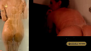 Tomando aquele banho gostoso e provocando o fotógrafo