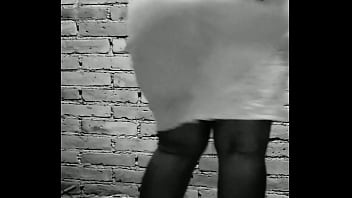 Moviendo trasero madura gay