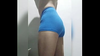 Gay mostrando culazo