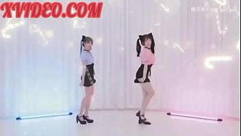 Cosplay bé mèo quyến rũ