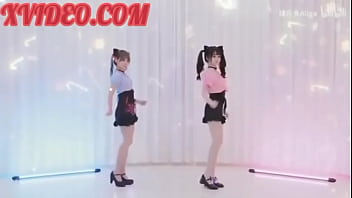 Cosplay bé mèo quyến rũ