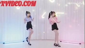 Cosplay bé mèo quyến rũ