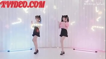 Cosplay bé mèo quyến rũ