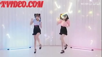 Cosplay bé mèo quyến rũ