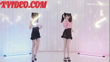 Cosplay bé mèo quyến rũ