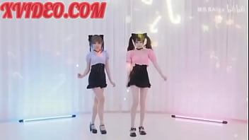 Cosplay bé mèo quyến rũ