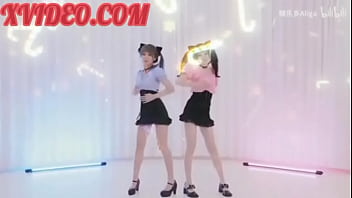 Cosplay bé mèo quyến rũ