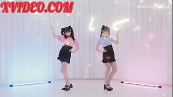 Cosplay bé mèo quyến rũ