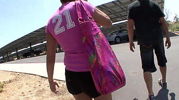 Alexia gets cheated by her boyfriend