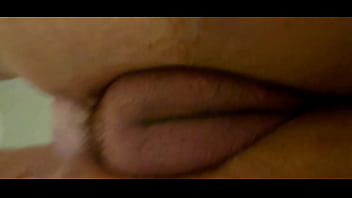 Candid sandy voyeur view of her phat pussy lips as she gets wet in the tub