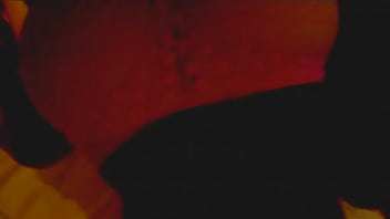 Culona cogiendo en tanga