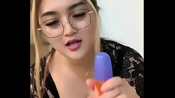 Big ass girl enjoying cook