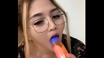 Big ass girl enjoying cook