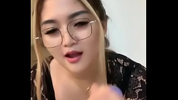 Big ass girl enjoying cook