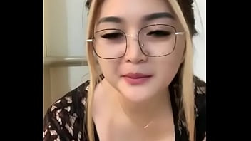 Big ass girl enjoying cook