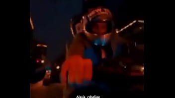 Muestra su su cuerpo