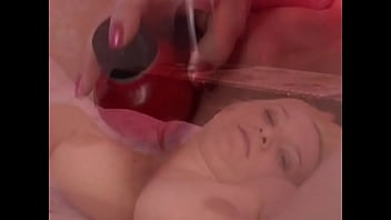 Teen masturbates on cam