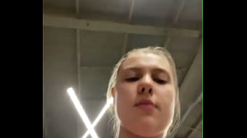 Masturbate And Fingering In The Loxker Room thumbnail